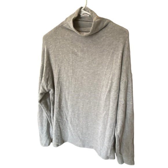 Reformation‎ Gray Sweater - Picture 1 of 6